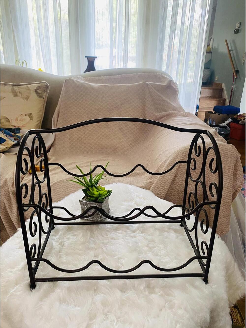 Black Metal Wine Rack with Scroll Design
